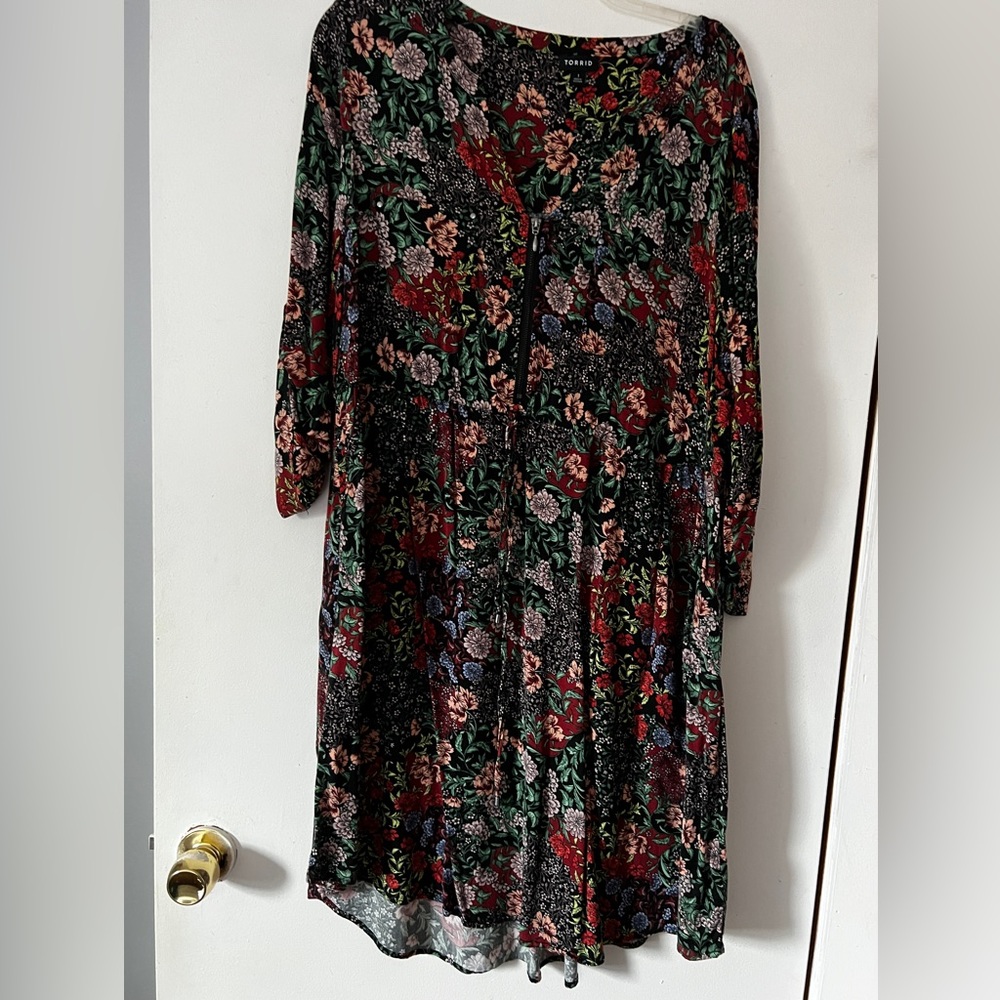 Torrid 1 (1X 14/16) Black Floral Zip Front 3/4 Sleeve Challis Shirt Dress